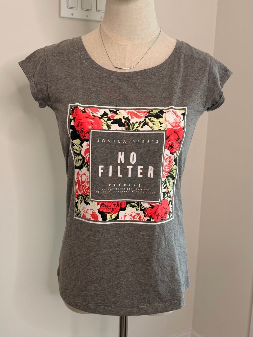 No Filter' Floral Graphic Tee - Gray